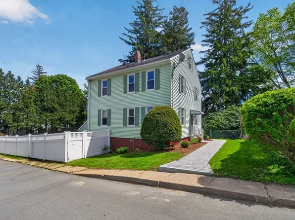 7 E Greenwood St, Amesbury, MA 01913