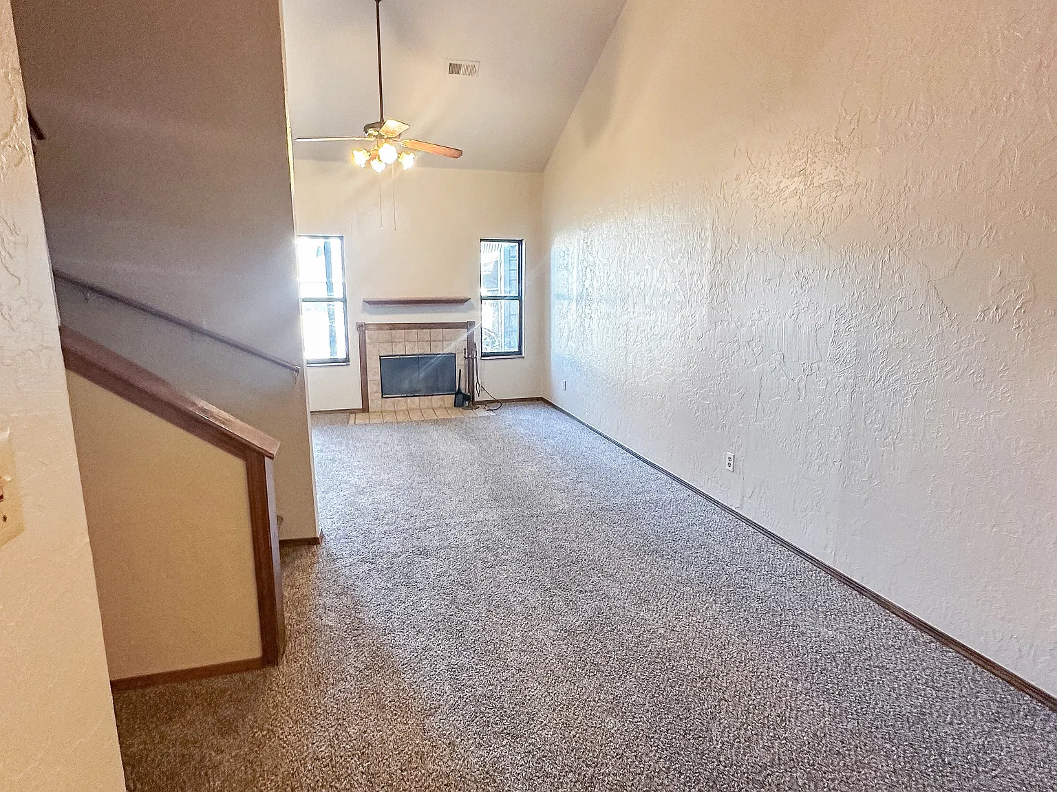 2 bed, 1170 sqft, $695 — Photo 3