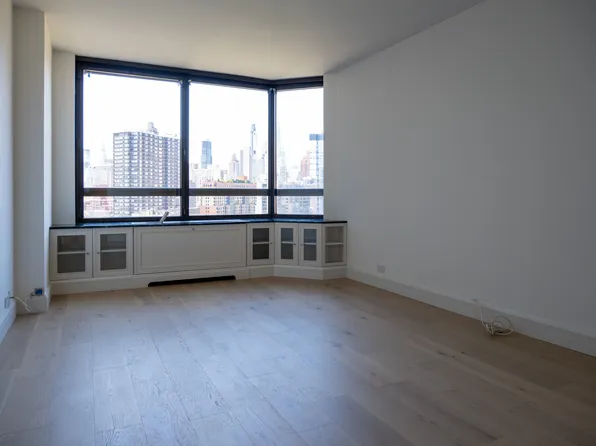 630 First Avenue image 5 of 10