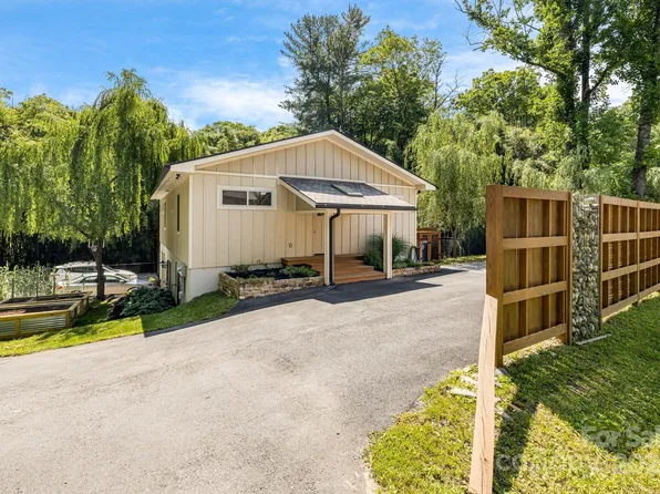 506 Hiawassee Ave, Black Mountain, NC 28711