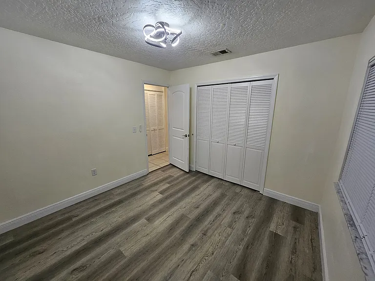 203 Olmstead Dr — Photo 12