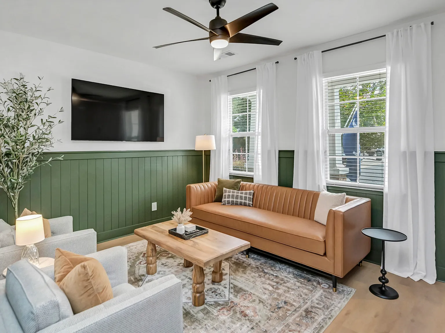 3 bed, $3,500 — Photo 1