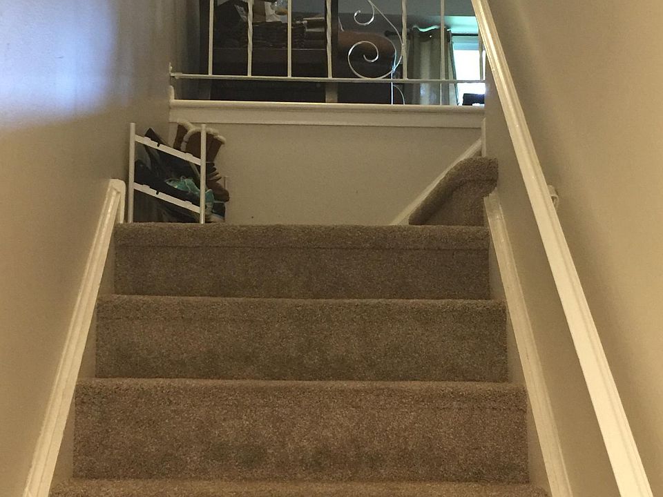 Clean well lit entry