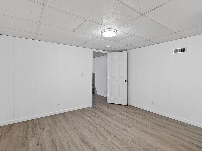 1553 Cove Ln — Photo 38