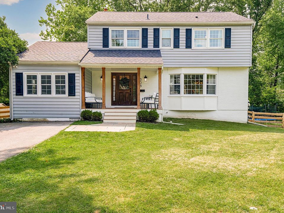 1st image of 308 N Lake Dr