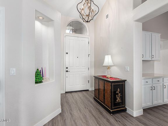 5th image of 653 W RAVEN Drive