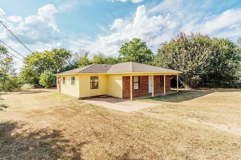 1st image of 3039 Stoneridge Dr