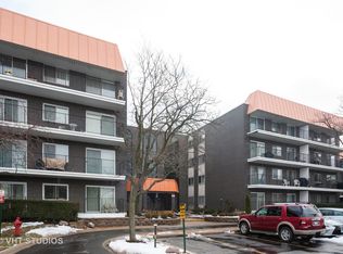 9529 Bronx Ave APT 103, Skokie, IL 60077