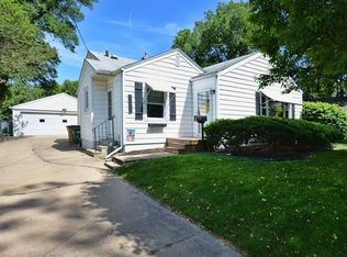 521 13th St, West Des Moines, IA 50265