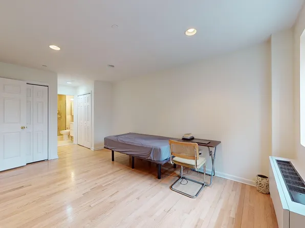 702 Ocean Parkway image 14 of 19