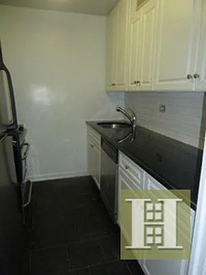 Rented by Halstead Real Estate | media 8