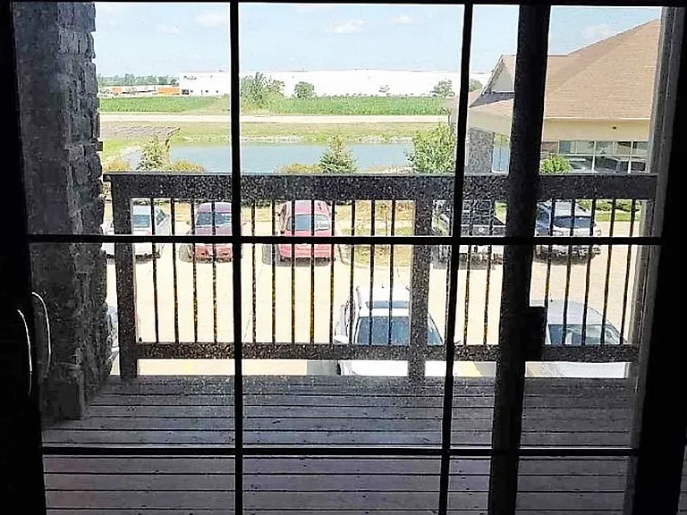 565 Pond View Drive — Photo 22