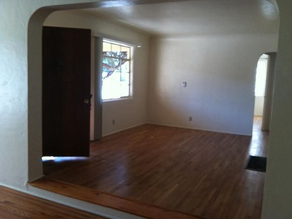 3rd image of 1501 Richmond Dr NE