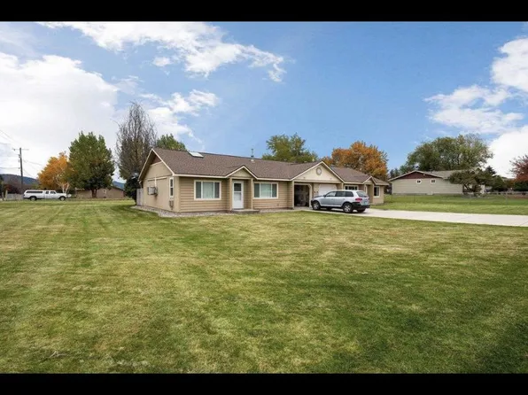18711 E 8th Ave, Greenacres, WA 99016