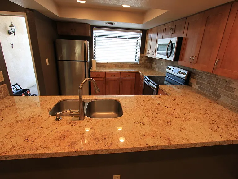 14500 Las Palmas Dr — Photo 3