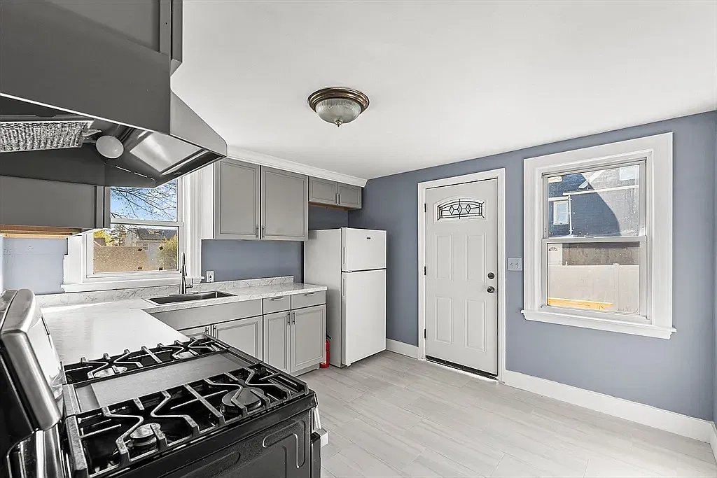 4 bed, 1238 sqft, $950 — Photo 2