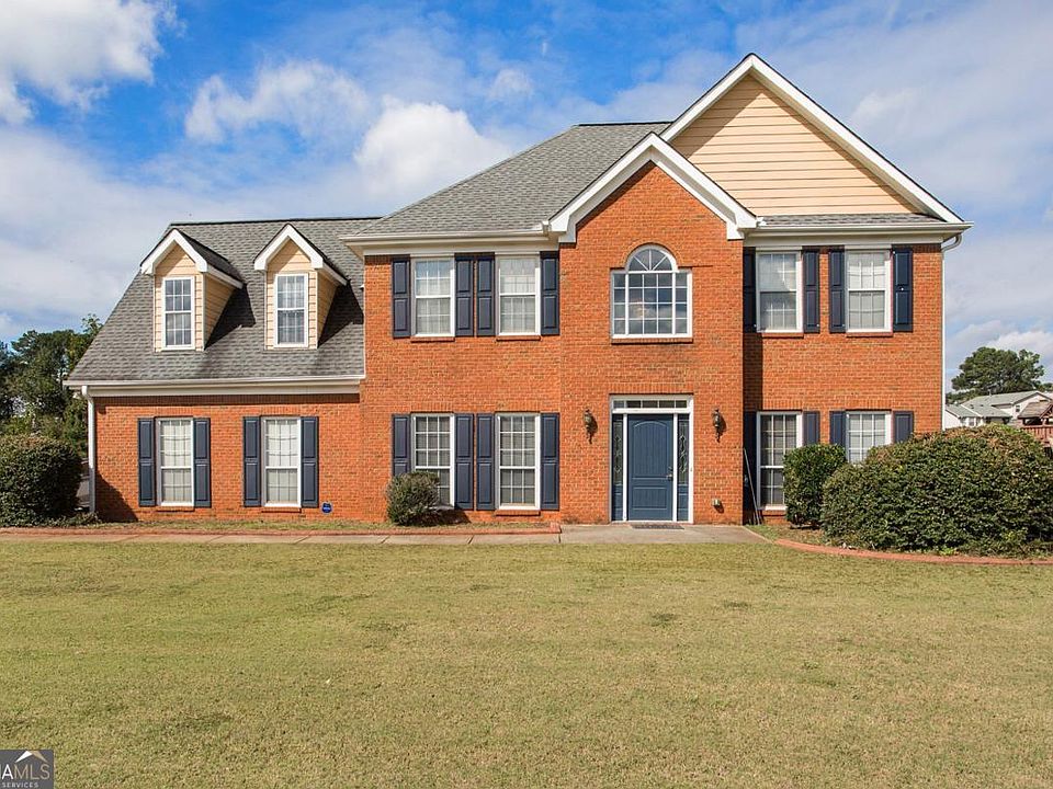 1st image of 252 Essex Pl