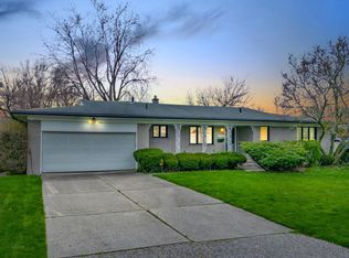 22431 Greenview Rd, Southfield, MI 48075