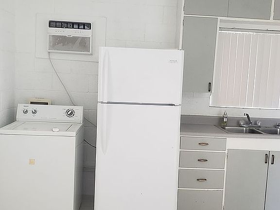 Studio Kitchen.1