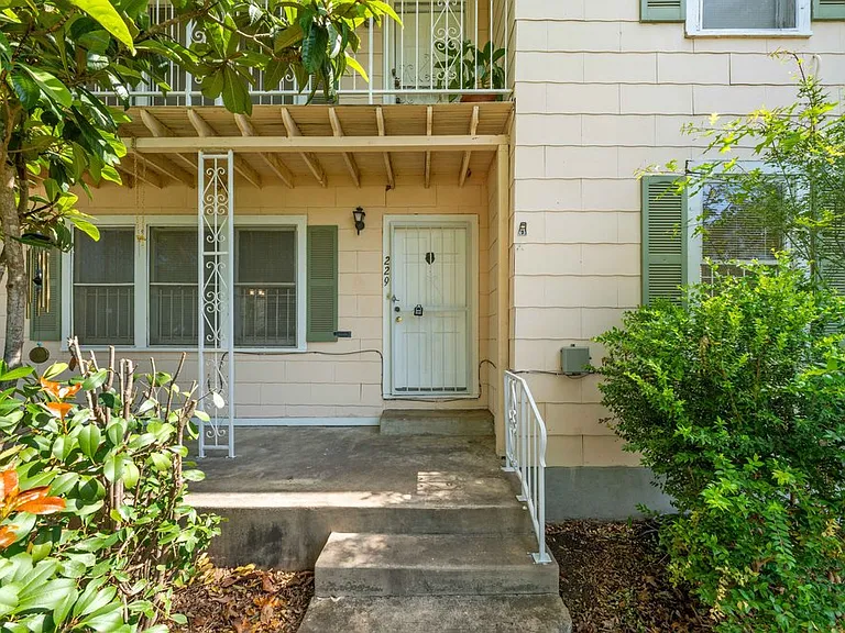 229 Alexander Hamilton Dr #1 — Photo 27