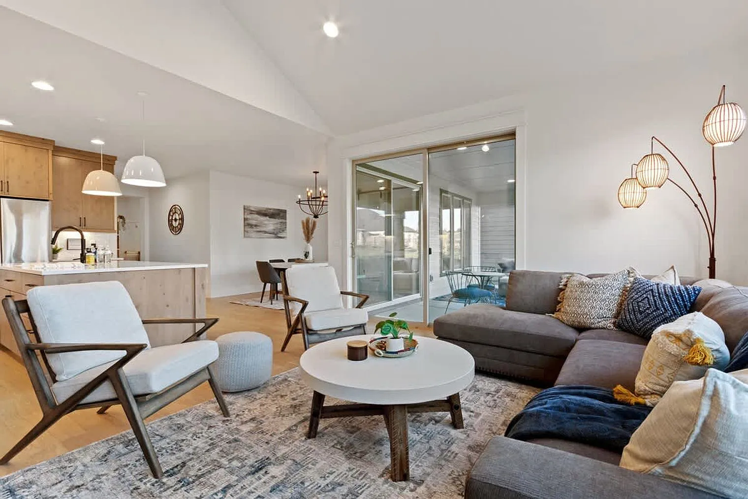 3 bed, 2.0 bath, $8,029 — Photo 3