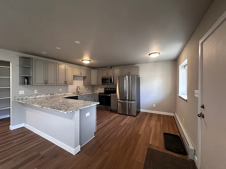 221 E 12th Ave #15 — Photo 3