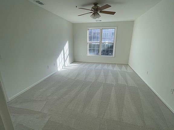 3rd image of 3125 Franklin Ln