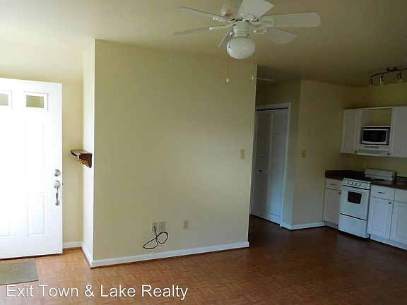 3rd image of 200 E Pine St