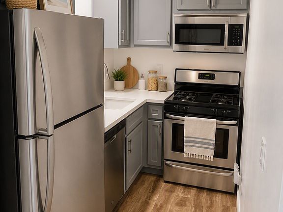 2nd image of 1824 10th St APT 5