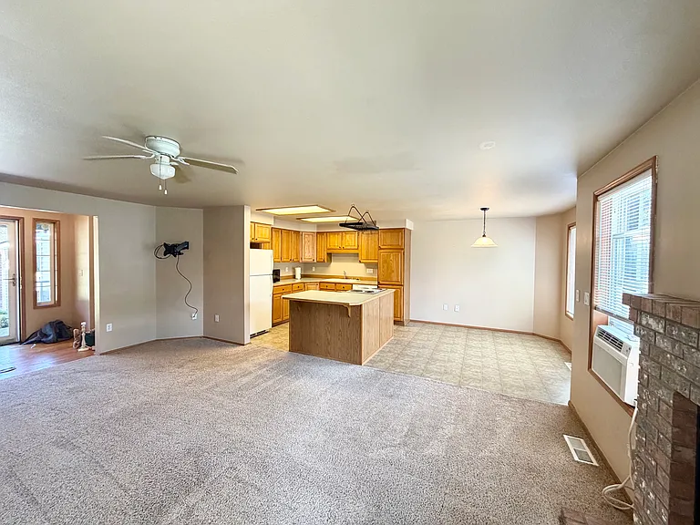 3309 Davis Ct NE — Photo 8