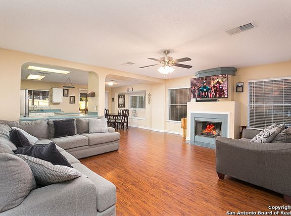 3rd image of 15847 Tampke Pl