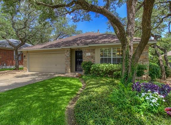 2nd image of 1201 Sugarberry Dr