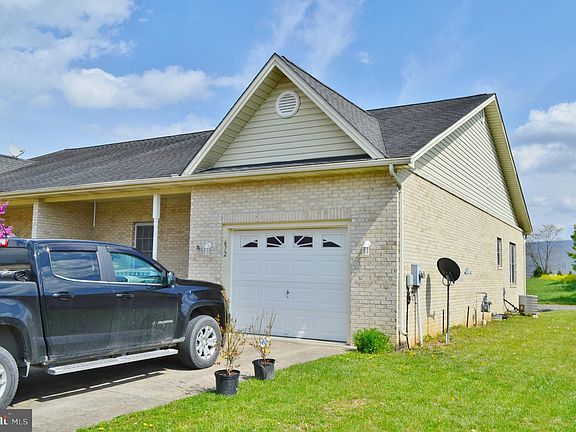 2nd image of 672 Allegheny Cir