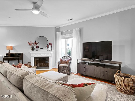 5th image of 3804 River Front Place Unit 103