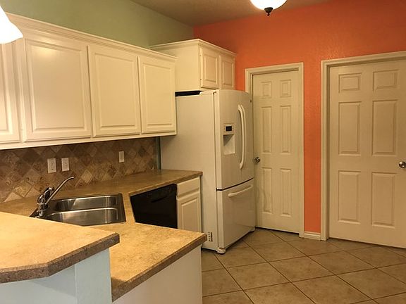 4th image of 1405 W 18th St