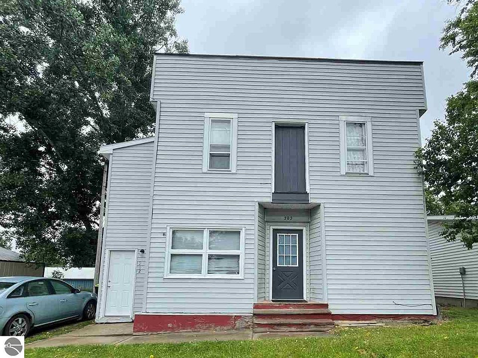 1st image of 202 S 1st St