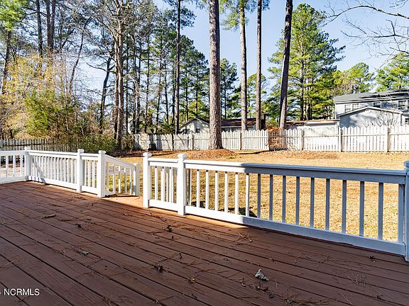 3rd image of 1024 Niblick Drive