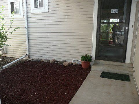 Courtyard to entryway