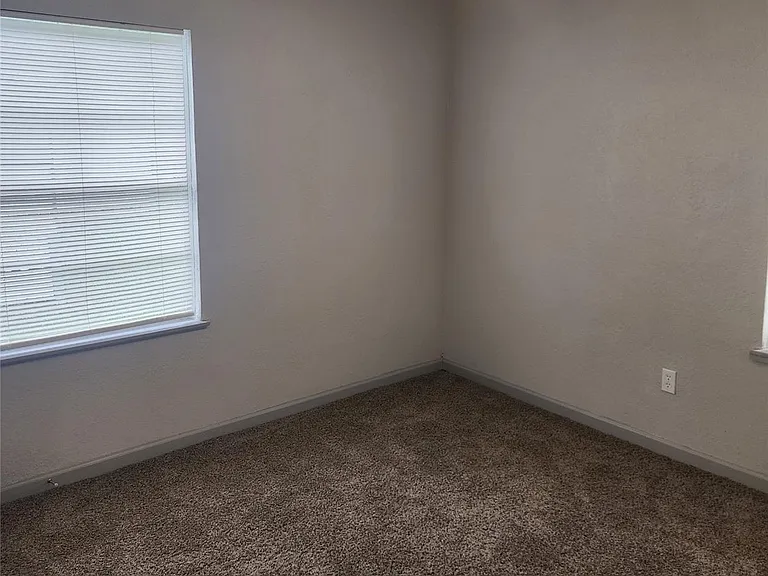 5244 Enyart St — Photo 13