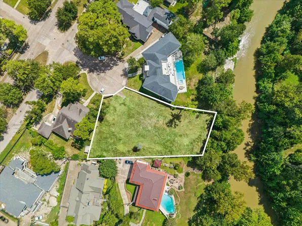 3 Plantation Rd, Houston, TX 77024
