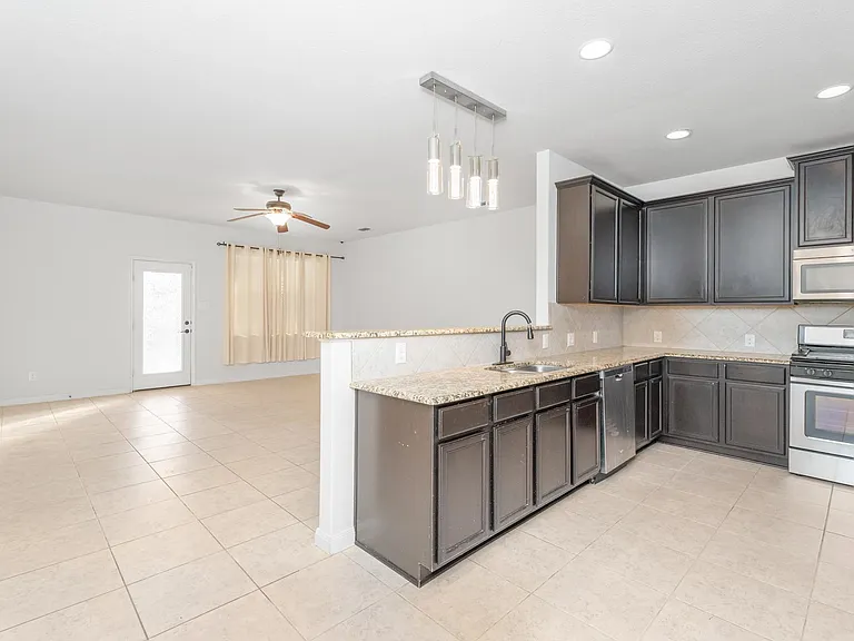437 Lipizzan Ln — Photo 9