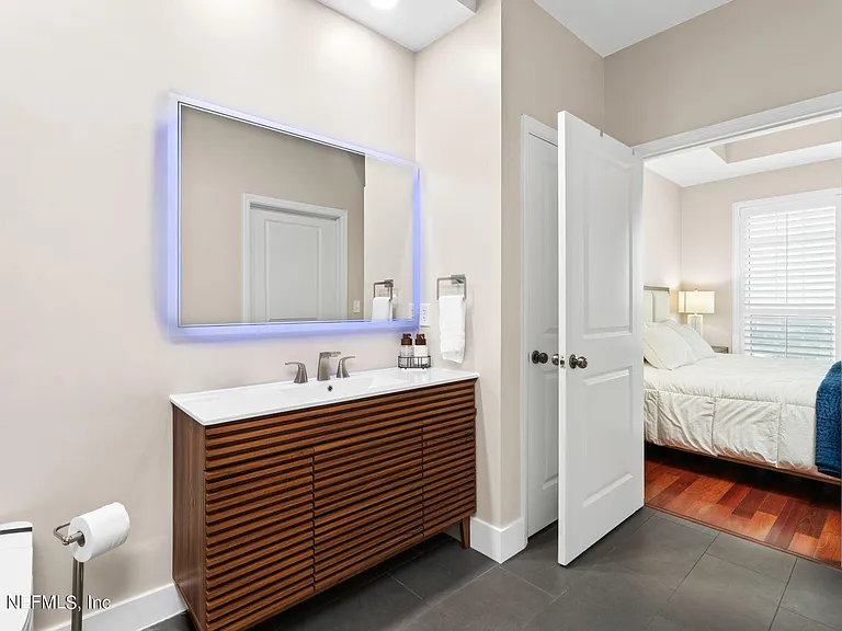400 E Bay St #2206 — Photo 16