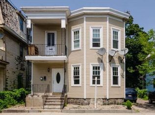 86 Chester Ave, Chelsea, MA 02150