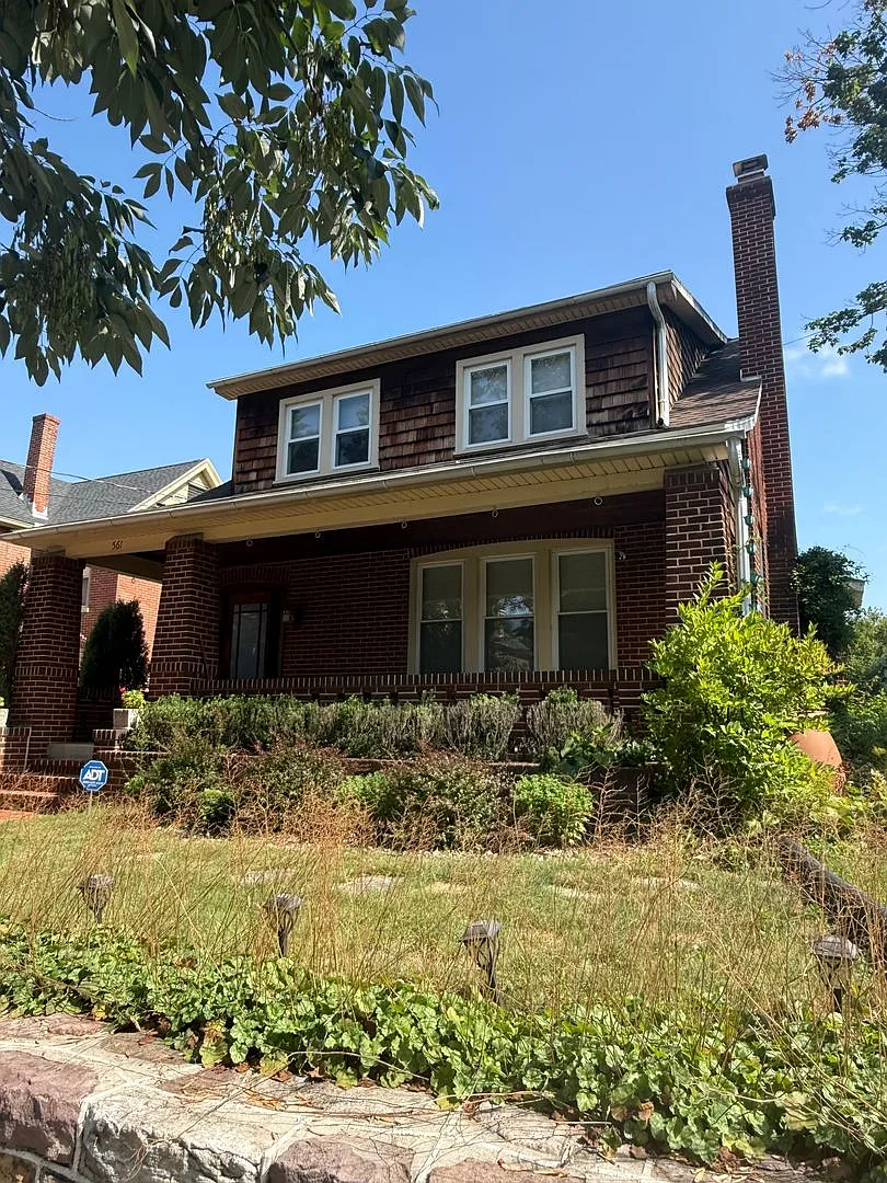 561 Montgomery Avenue, Chambersburg, PA 17201 — Photo 1