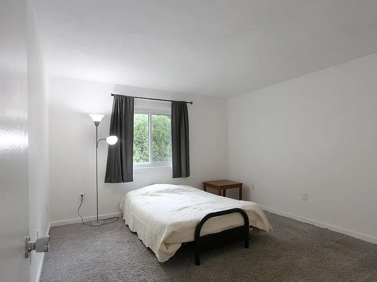 1901 Mountain View Rd — Photo 15