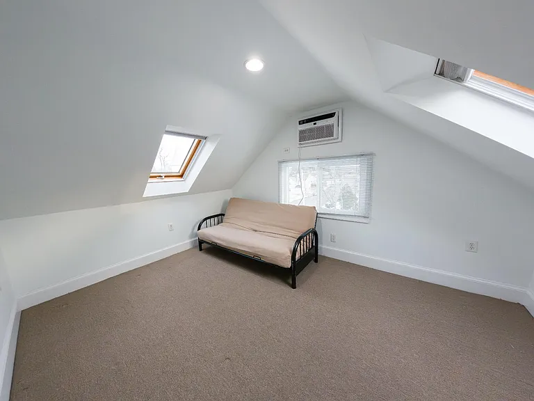 15 Sedgwick St — Photo 12