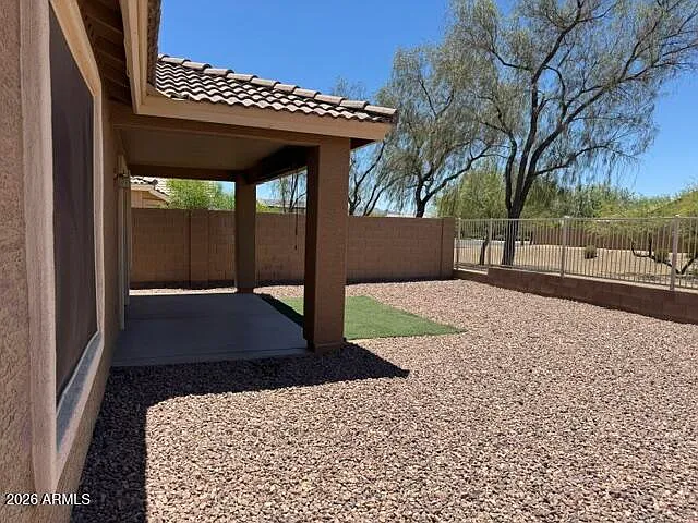 632 S 152nd Ln — Photo 12