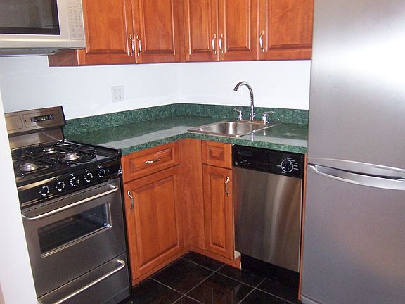 3rd image of 307 W 83rd St APT 4A
