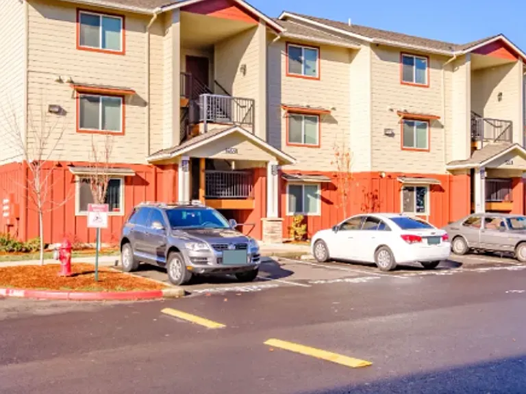Lafayette Place Apartments — Photo 7