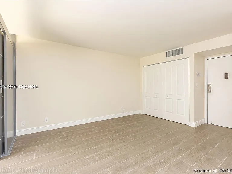 16919 N Bay Rd #218 — Photo 12